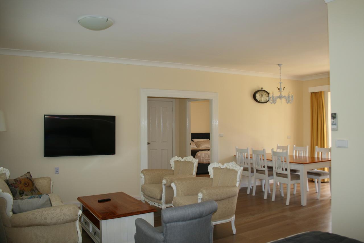 Colin'S Garden Apartment Bomaderry Exterior photo