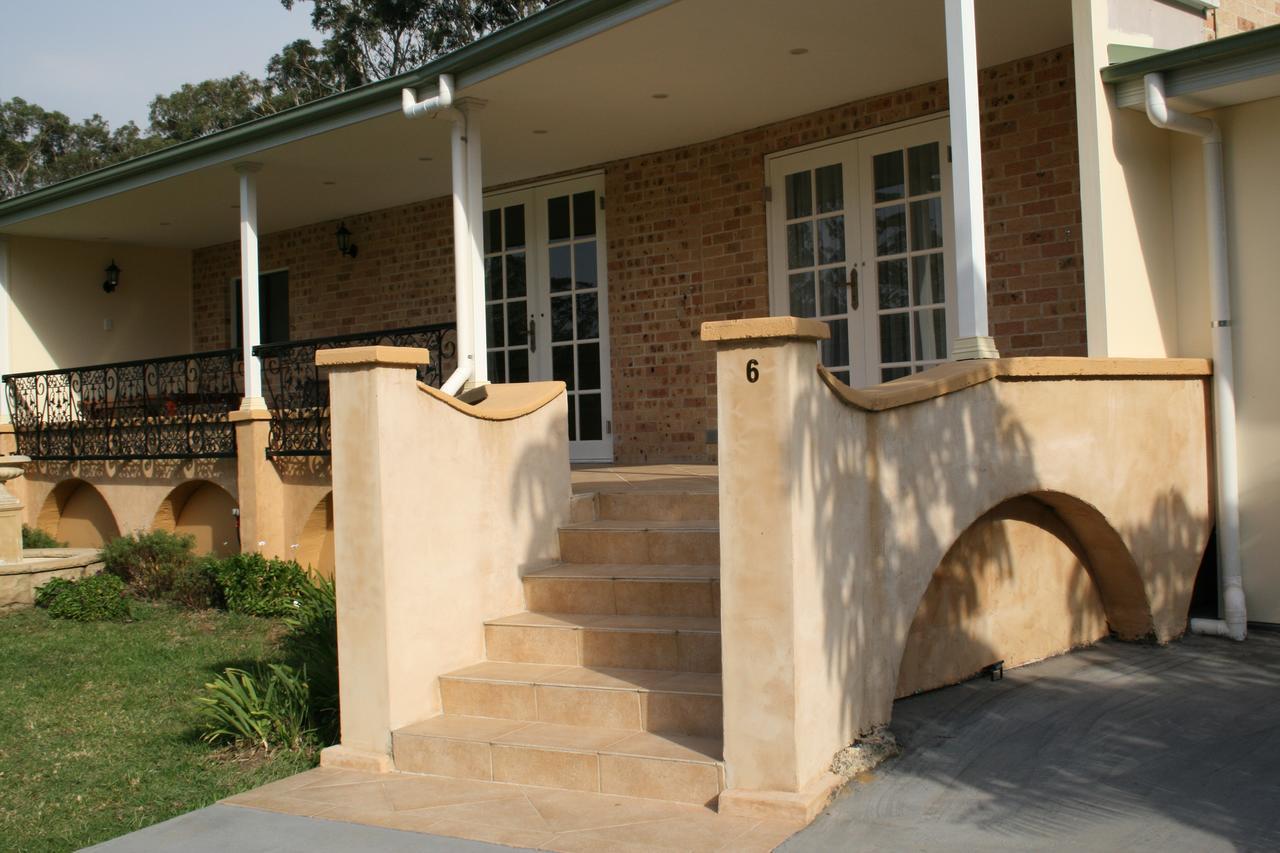 Colin'S Garden Apartment Bomaderry Exterior photo